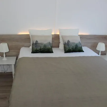 Cosy, Fully Furnished And Modern Flat At The Edge Of The Forest דירה