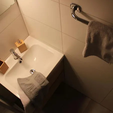 דירה Cosy, Fully Furnished And Modern Flat At The Edge Of The Forest *