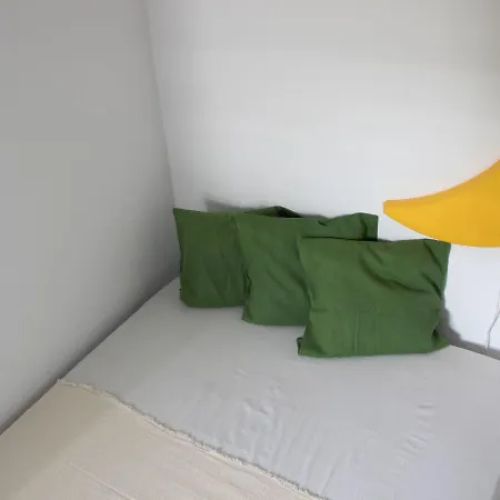 Cosy, Fully Furnished And Modern Flat At The Edge Of The Forest דירה