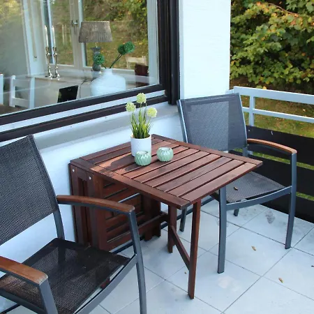 Cosy, Fully Furnished And Modern Flat At The Edge Of The Forest דירה *